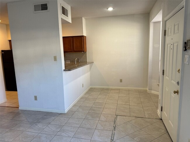 Building Photo - 2121 El Paseo St Unit 1305