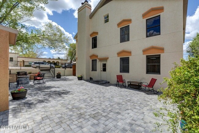 Photo - 502 Western Ave