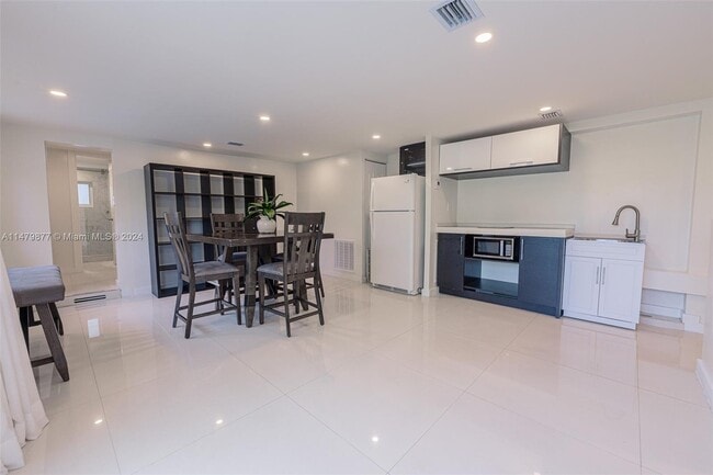 Photo - 521 SW 40th Ct