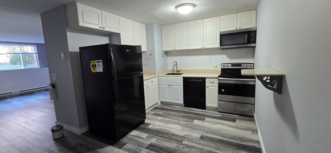 Photo - 301 W Main St