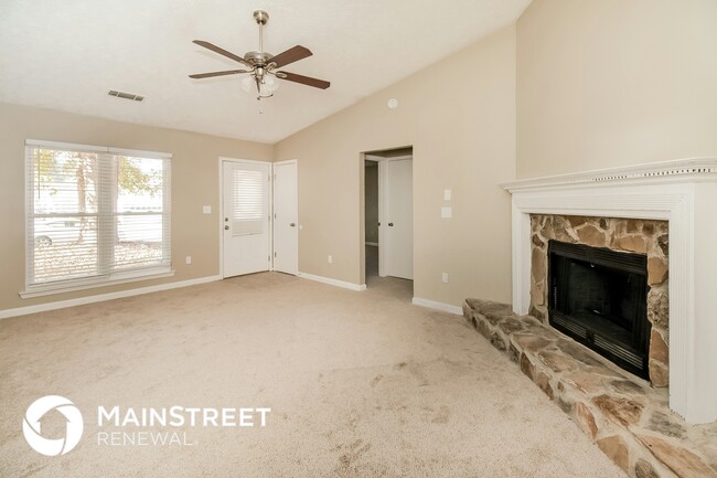 Photo - 5980 Creekside Dr
