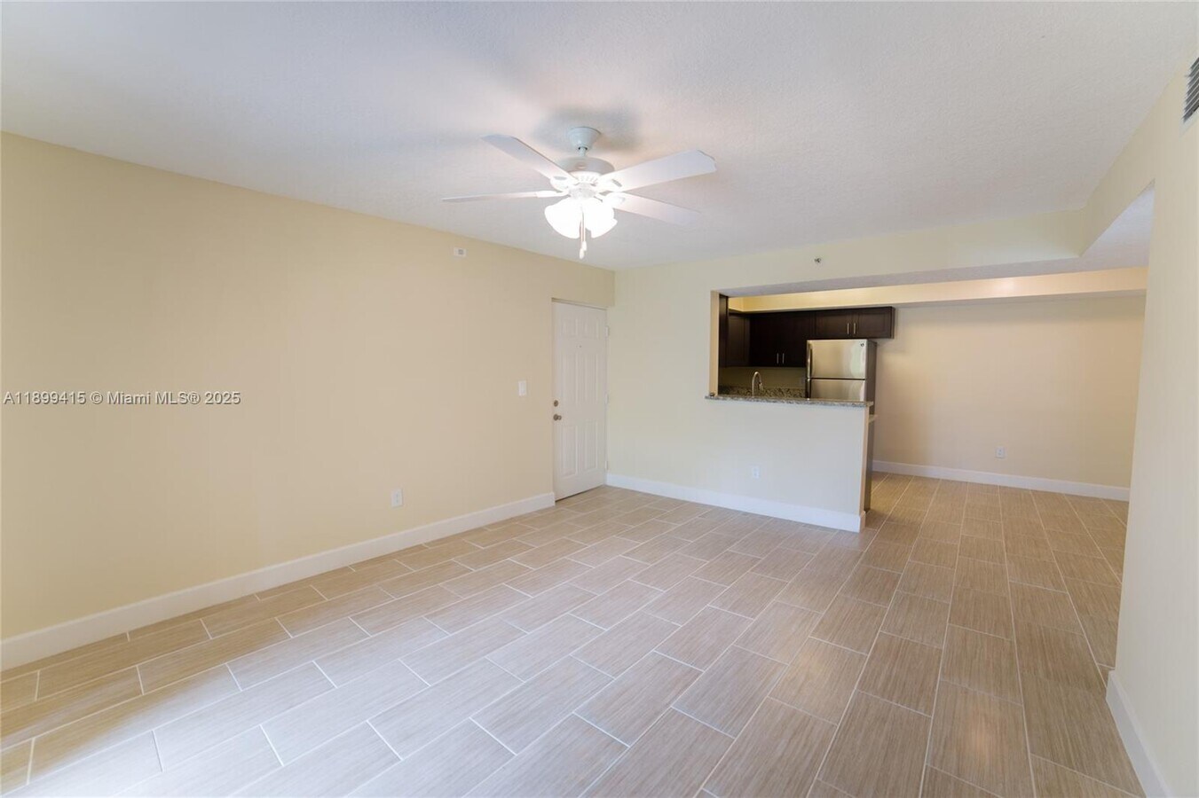 Photo - 5590 NW 61st St Unidad 811