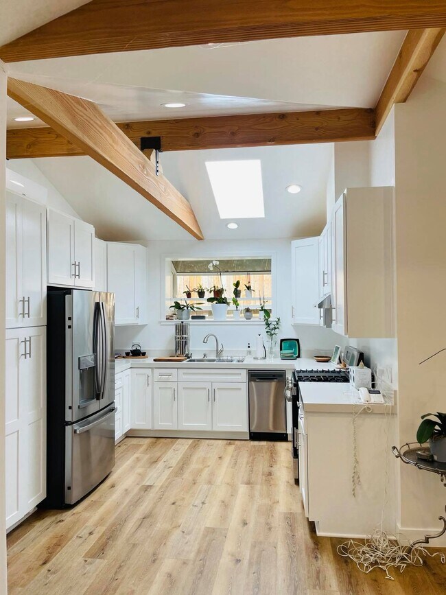 932 Old Topanga Canyon Rd