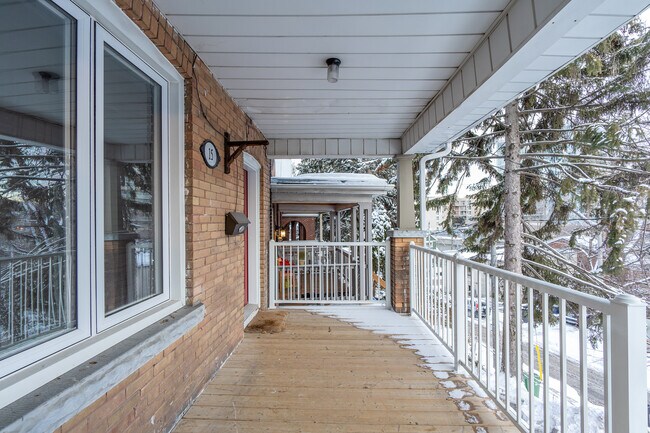 Photo - 15 Indian Rd Crescent