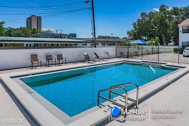 Photo - 2 br, 1 bath Condo - 3102 W Horatio St Uni... Unidad 24