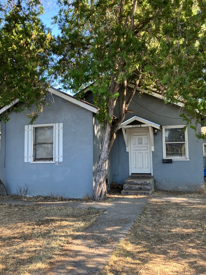 Photo - 1500b 1st St House