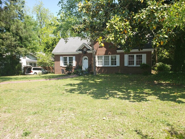 Photo - 102 N Oak St