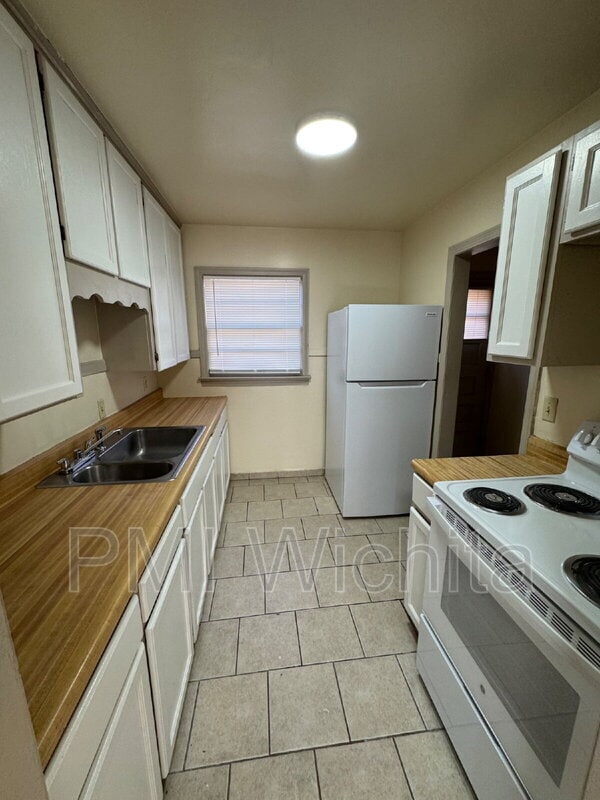 Photo - 6124 E Harry St