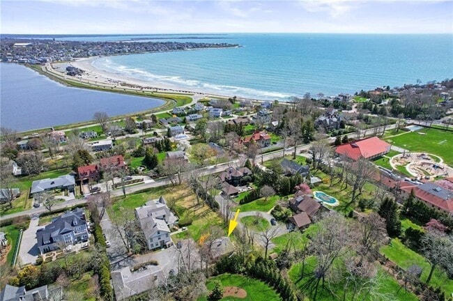 Photo - 397 Gibbs Ave