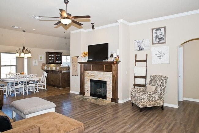 Photo - 3913 Caraway Ln