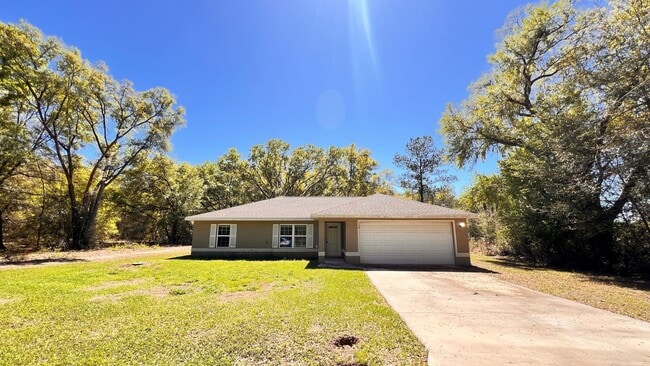 Building Photo - 3 BD/2BA Home in Beautiful Ocklawaha Ready for Move-In