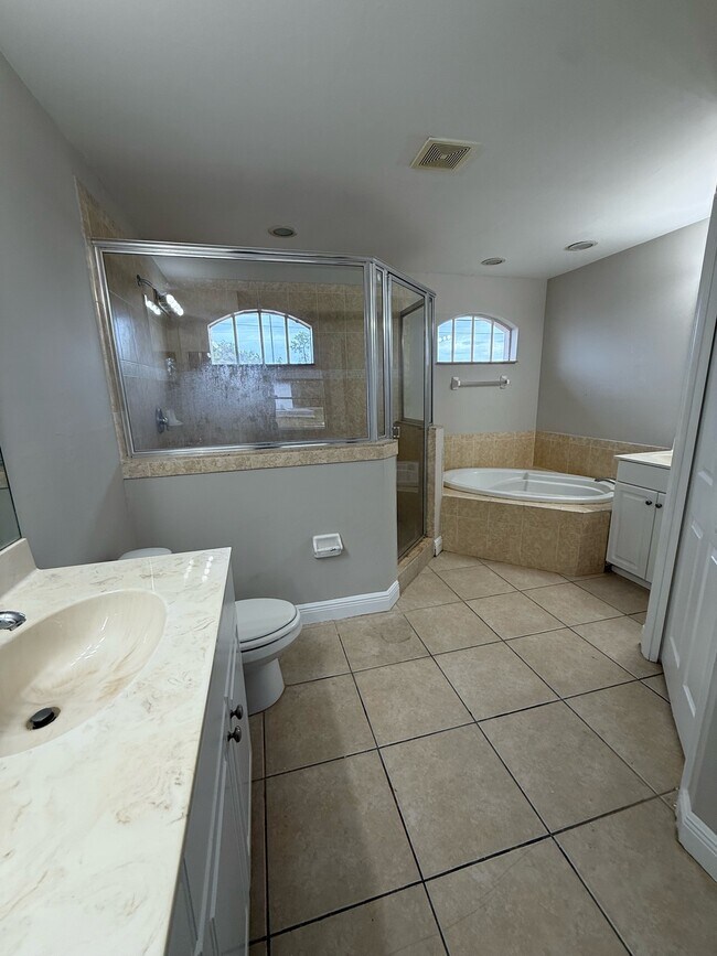 Photo - 3417 1st St SW