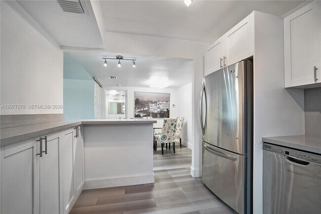 9273 Collins Ave Unidad 309