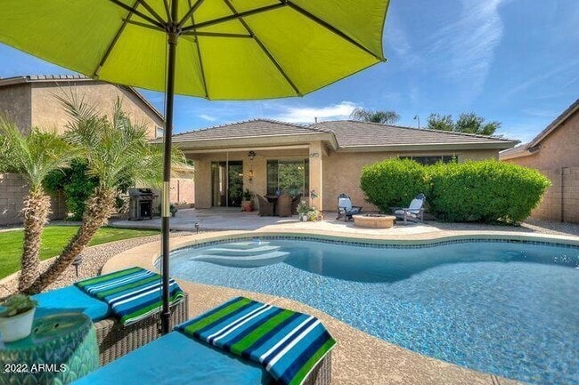 Building Photo - 2870 S Nebraska St