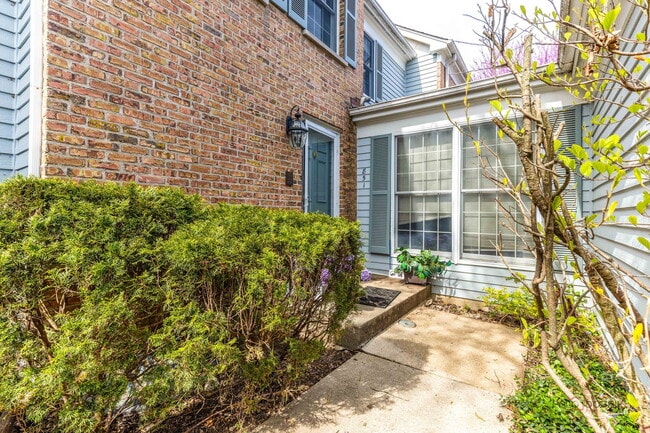 Photo - 851 Sutton Ct