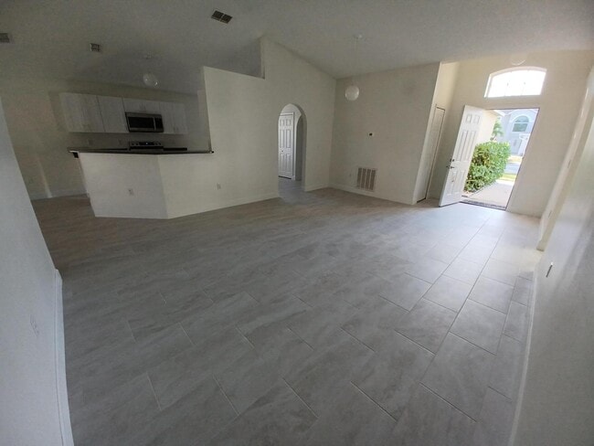 1125 White Oak Cir