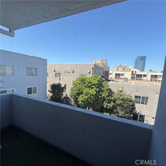 Photo - 1200 E Ocean Blvd Unidad 76