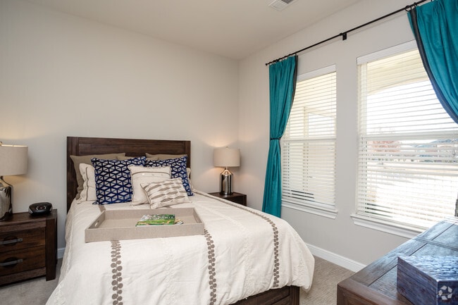 2BR,2BA-1050sft
