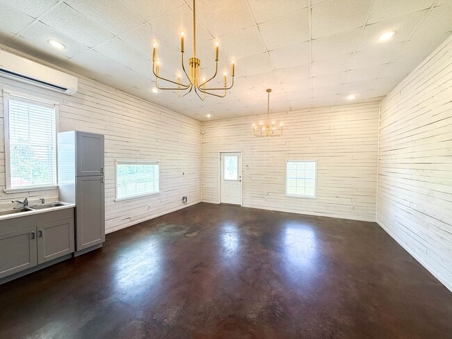 Photo - 1 Bed / 1 Bath - Single Family Home - Fantastic View!!