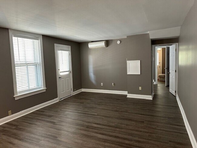 Photo - 214 Pine St Unit 2R