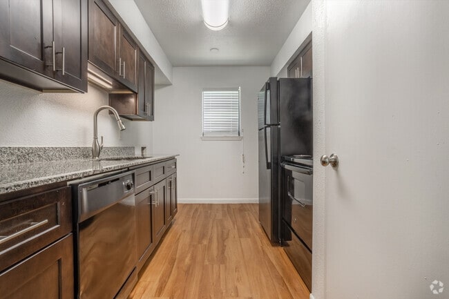 2 habitaciones, 2 baños con estudio - 1272 pies cuadrados - Kingwood Lakes