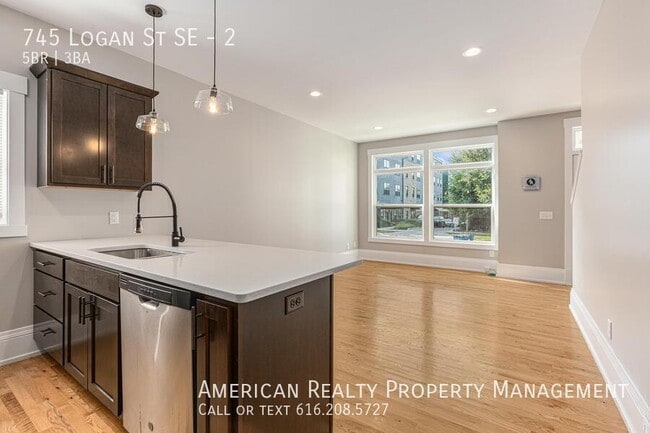 Photo - 745 Logan St SE Unit 2