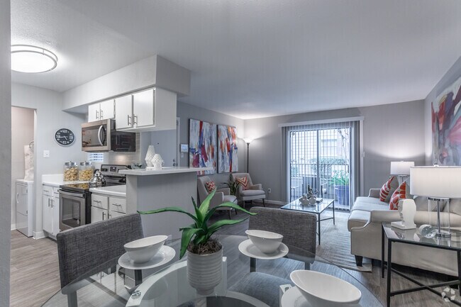 1 BR, 1 BA - 643 SF