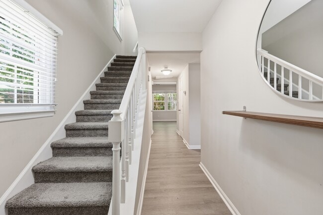 Photo - 8001 Regent Park Ln