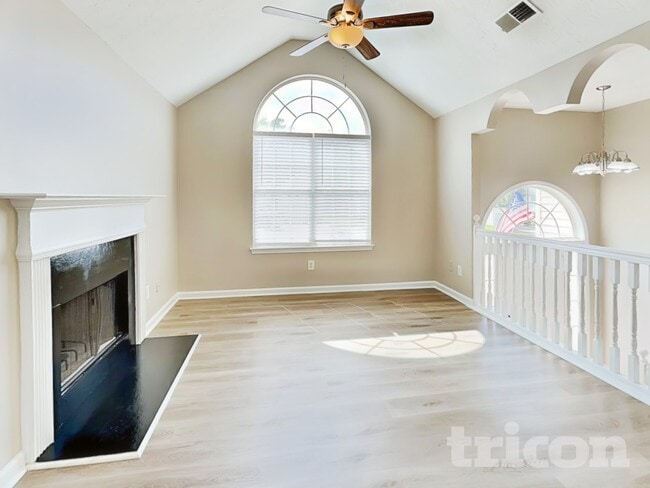 Photo - 7192 Tanger Blvd