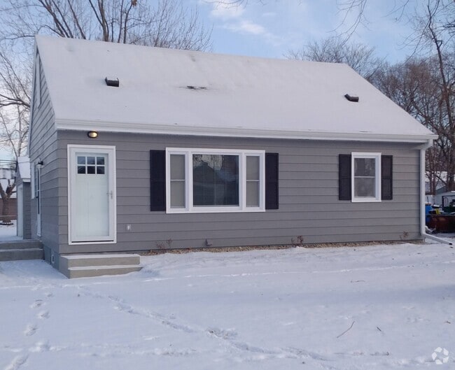 Apartments For Rent in Crystal, MN 326 Rentals