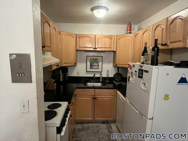 Photo - 153 Salem St Unidad 2