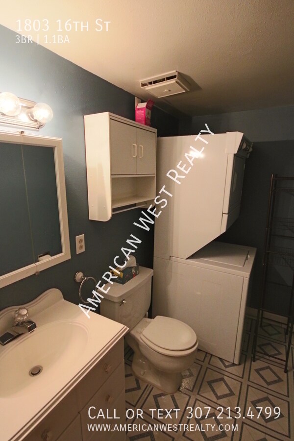 Photo - End unit, 3bed/1.5 bath