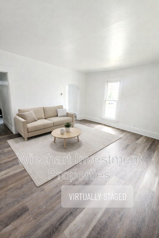 Photo - 931 1/2 W Wayne St