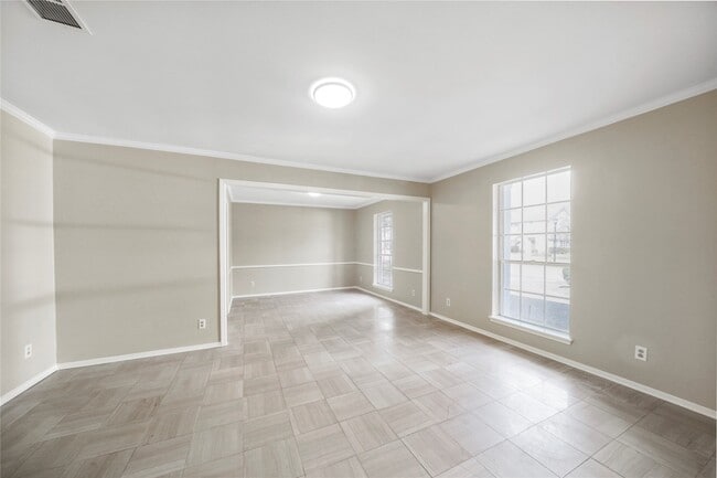 Photo - 16121 Singapore Ln