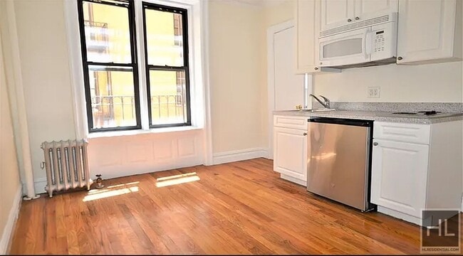 Building Photo - WEST 45 STREET Unit 2N