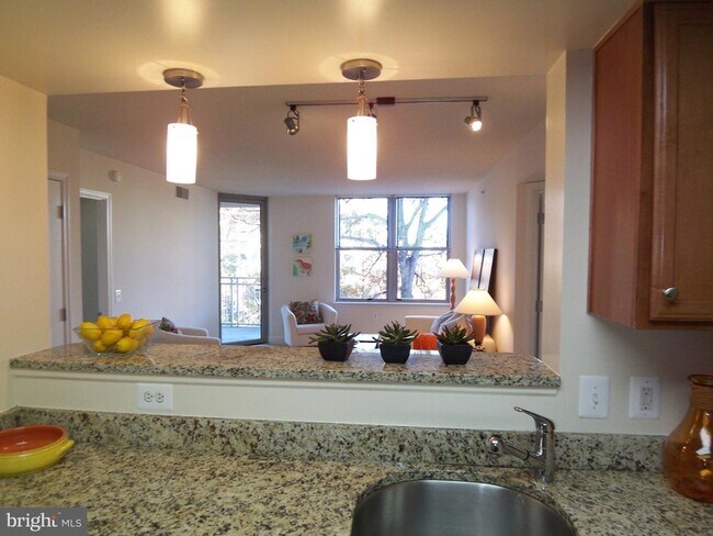 Photo - 11800 Sunset Hills Rd Unidad 608