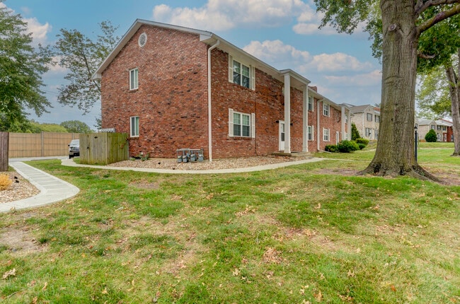 Photo - 9115 Nieman Rd Unidad Apt 9109  3