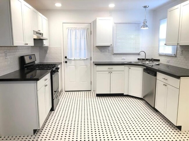 Photo - 3113 36th St