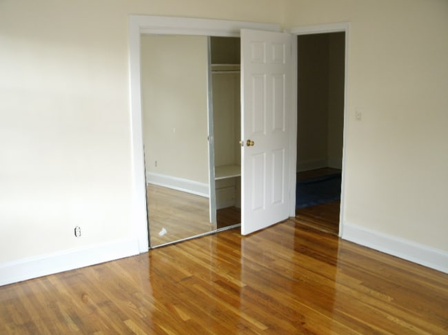 Photo - 5301 Glenwood Rd Unidad 1