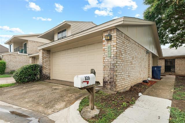 Photo - 820 St Andrews Ct