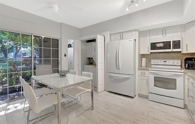 Photo - 7613 Cinebar Dr Unidad 32-L