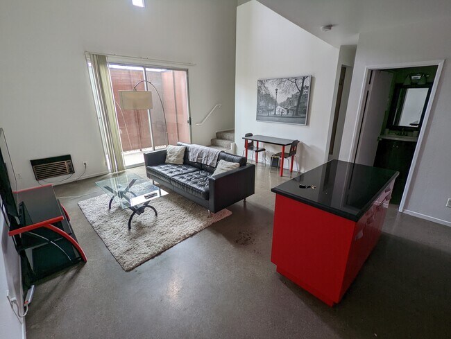 Photo - 948 G St Unidad 20