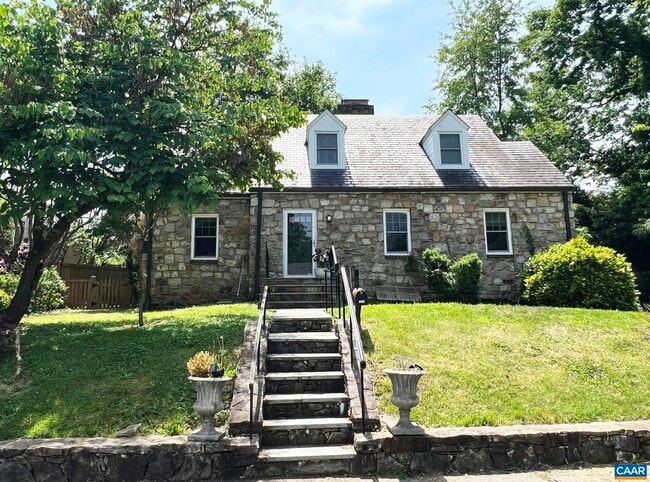 Building Photo - 1814 Rugby Pl