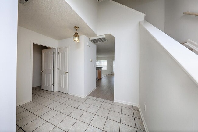 Photo - 163 Springwood Ln