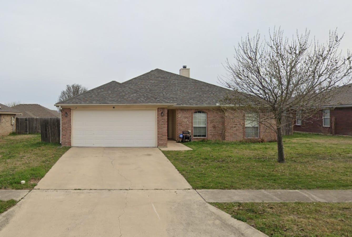 Photo - 2801 Southwood Dr House