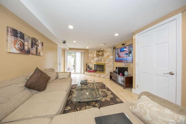 Photo - 413 Clearmeadow Dr