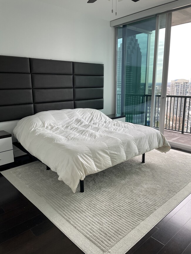 Photo - 1080 Peachtree St NE Unit 2215