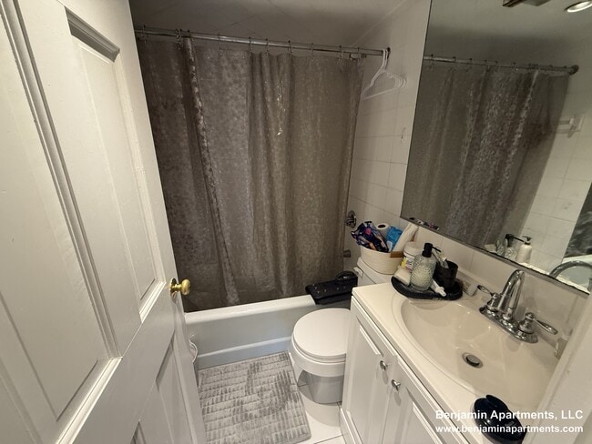 Photo - 113 Beacon St Unit 2 REAR