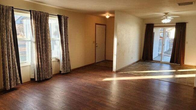 Photo - 530 N Orchard Ave
