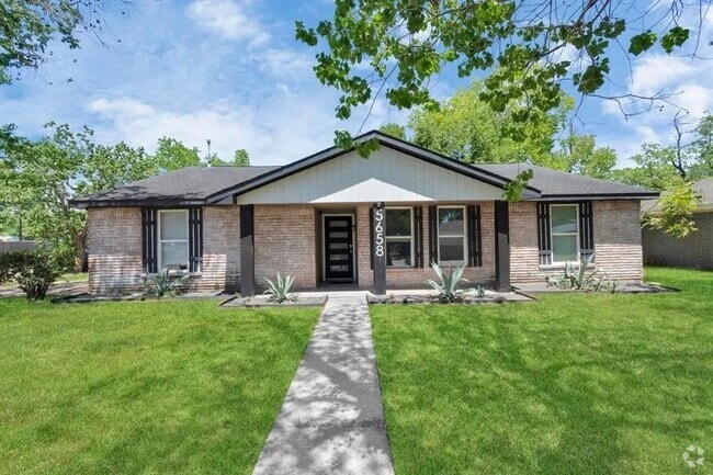 Building Photo - 5658 Ludington Dr Rental